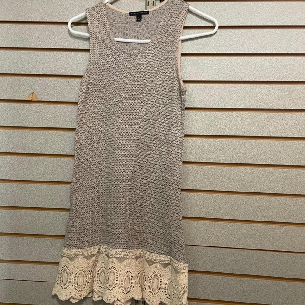 Signature Studio Gray Textured Dress with Cream Lace Trim